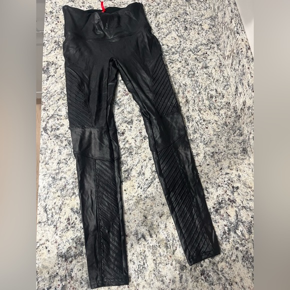 Spanx Faux Leather Mayo Leggings Sz M *EUC* - Picture 4 of 11